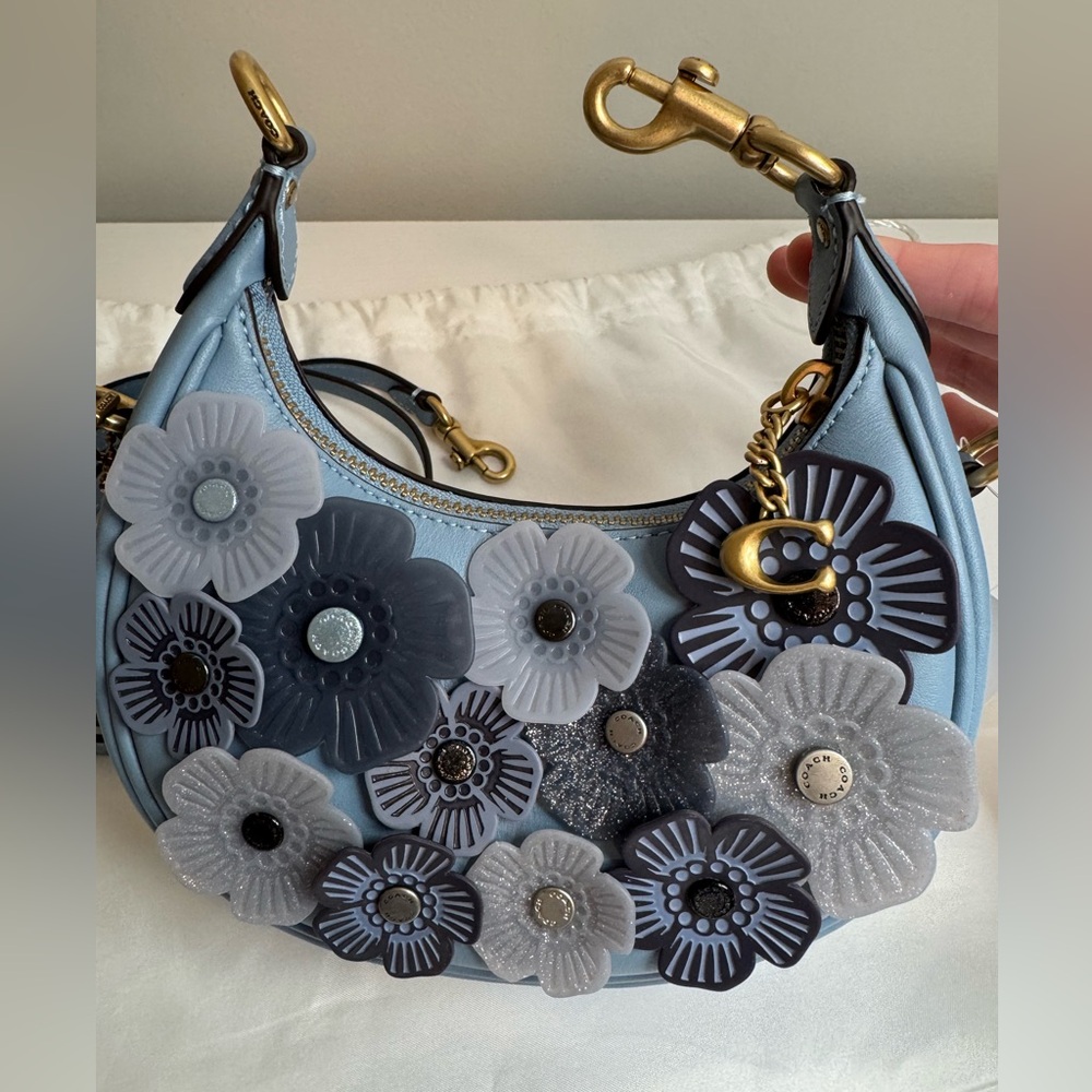 Coach upcrafted Jonie in bluebell with tea roses